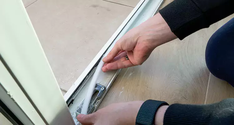 Garage Door Off Track Repair in Cooper City, FL