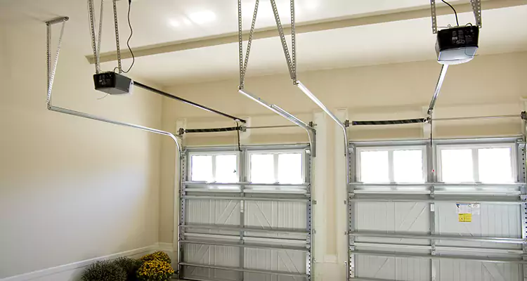 Residential Emergency Garage Door Repair in Cooper City, FL