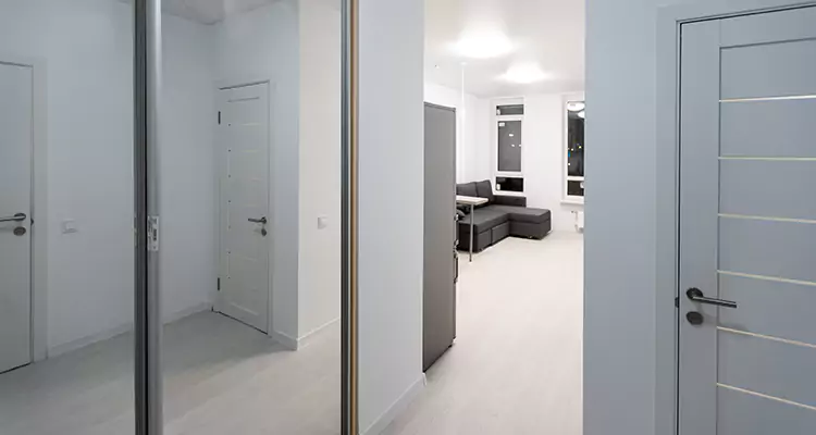 Modern Mirrored Closet Doors Repair in Cooper City, FL